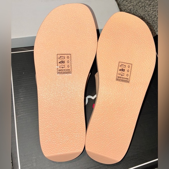 2/$35 NEW Qupid Blush Pink Sandals Slides Size 7.5 Preppy Beach Clean Girl - Picture 6 of 6